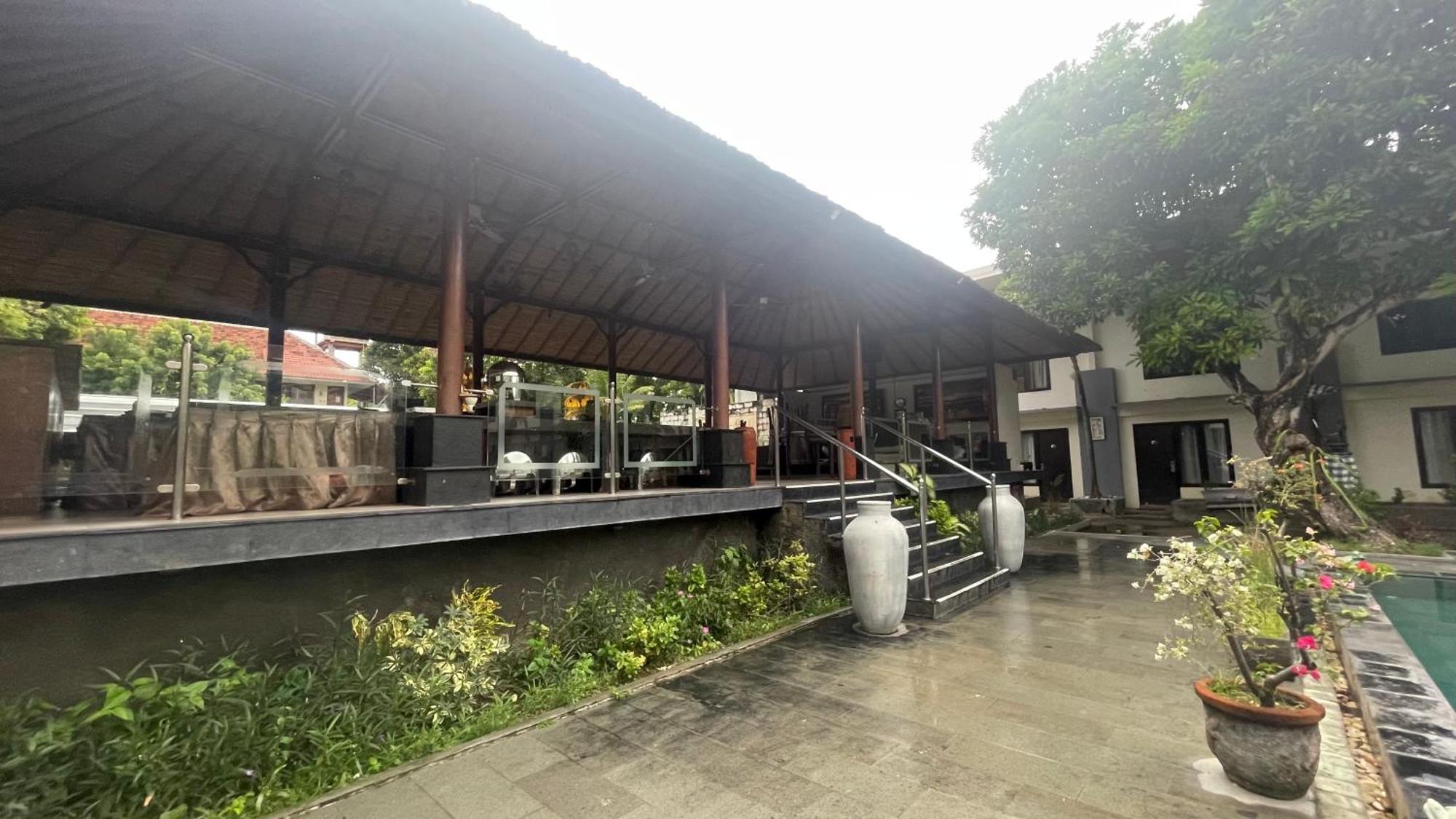 Ozz Kuta Hotel